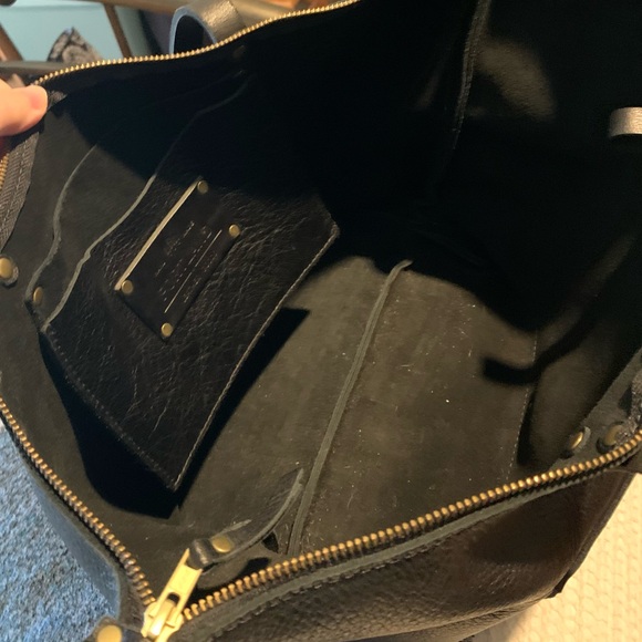 Portland Leather Oversized Black Tote - Picture 3 of 5